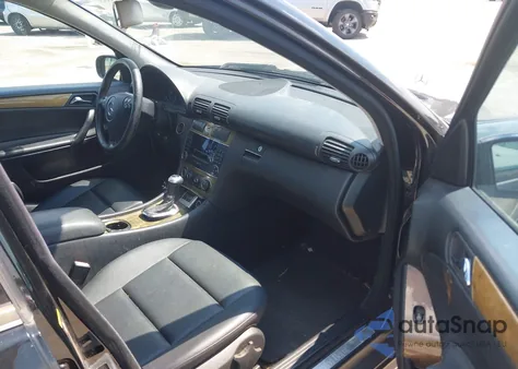 2007 Mercedes-Benz C 230 Sport z USA, uszkodzony, nr VIN WDBRF52H57F932321